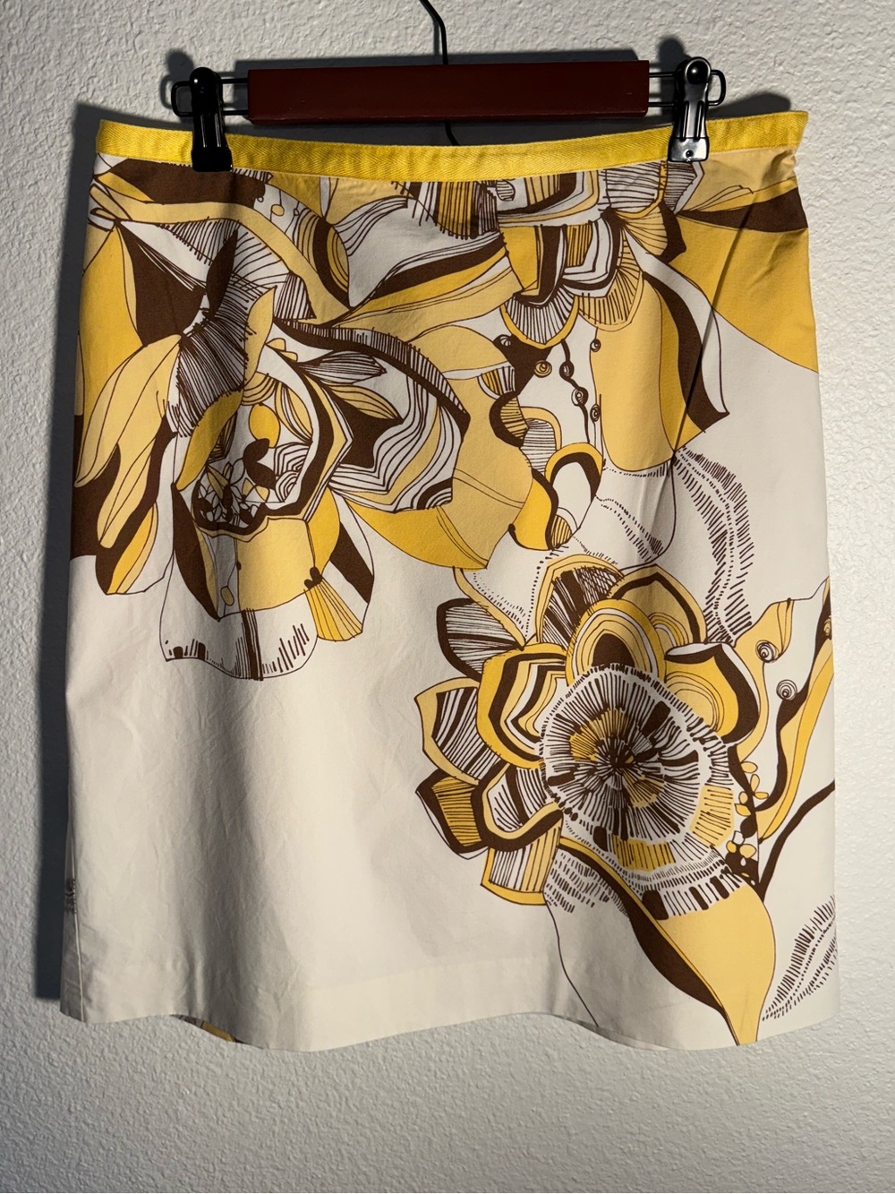 LOFT Pencil Skirt Vintage-Look White, Yellow, Brown Retro Floral Print